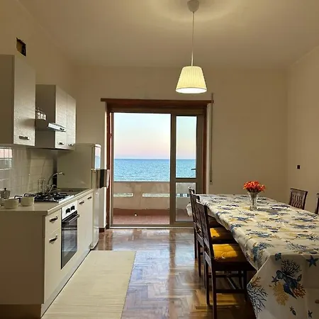 Bed And Breakfast Mondragone شقة موندراغوني